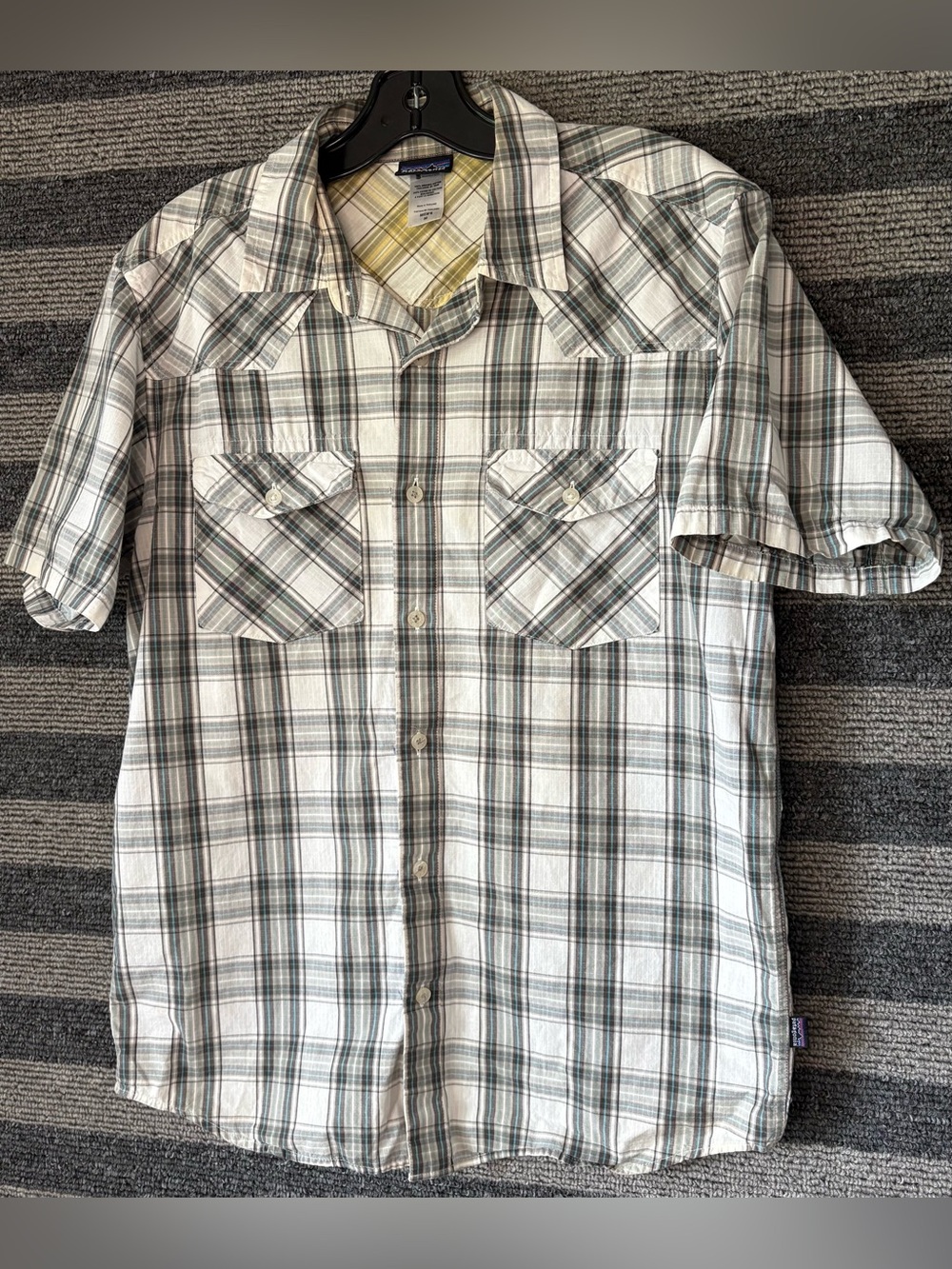 Patagonia Organic Cotton Men's Short-Sleeve Plaid Button-Up Shirt Medium EUC